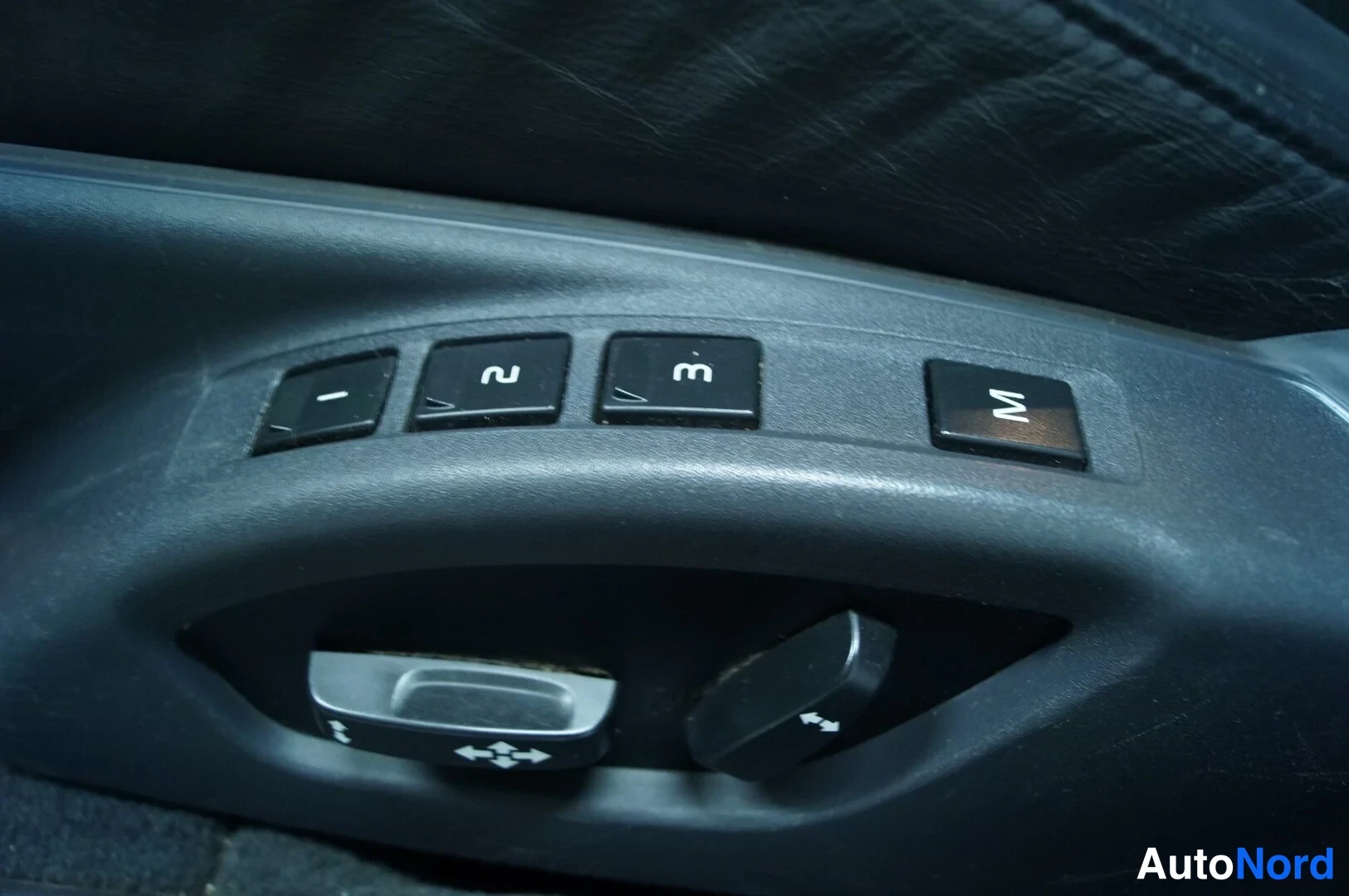 Brun Volvo V70 2008, detalj, bild 13