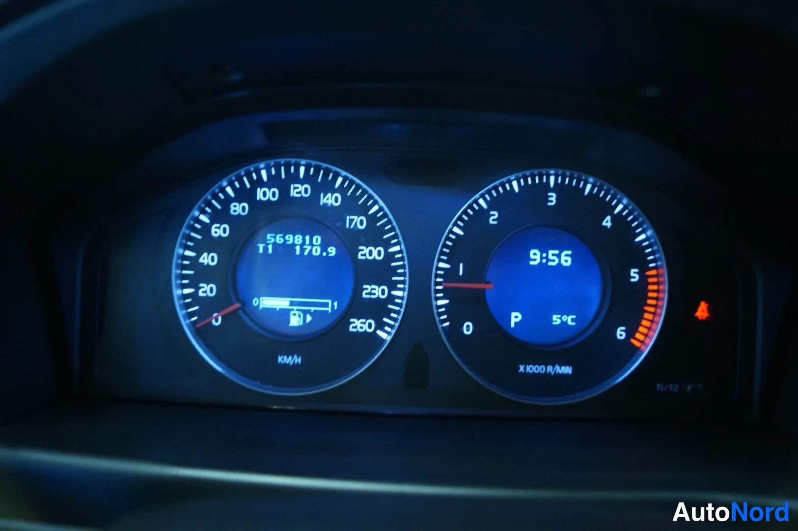 Brun Volvo V70 2008, detalj, bild 12