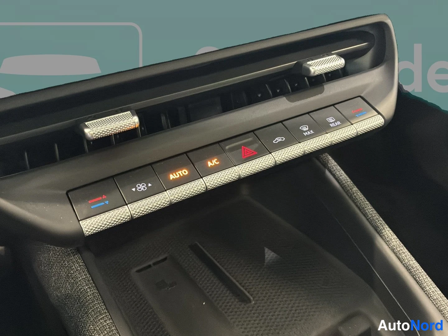 Sininen Volkswagen ID 2026, kuva 18