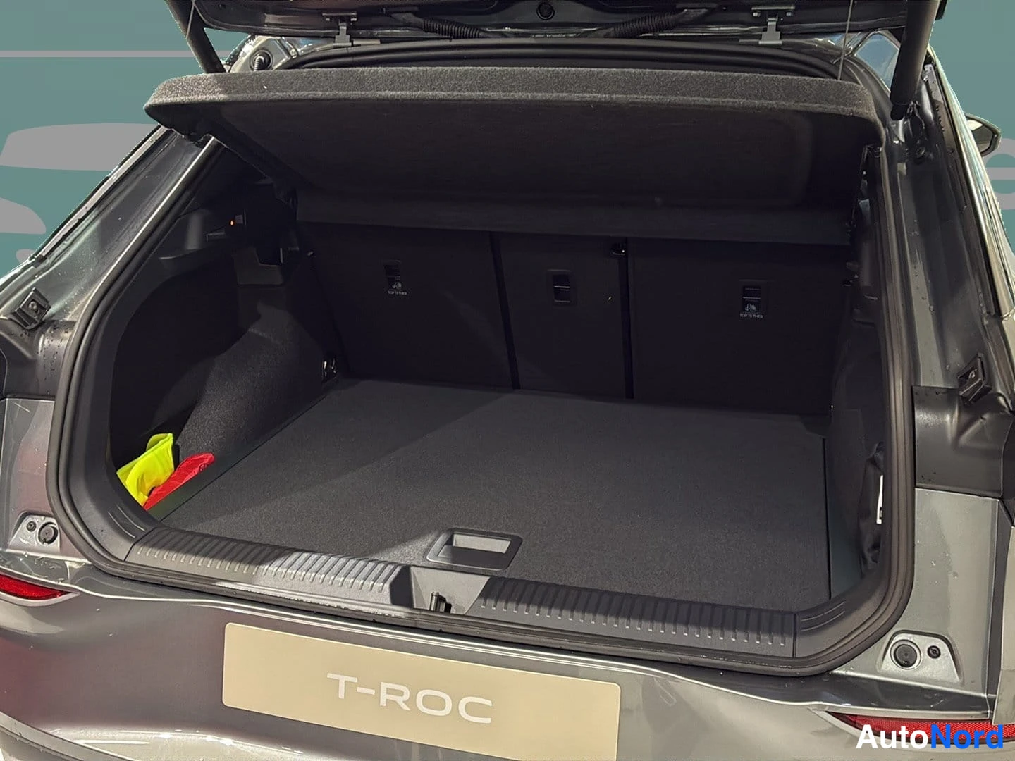 Harmaa Volkswagen T-Roc 2026, kuva 24