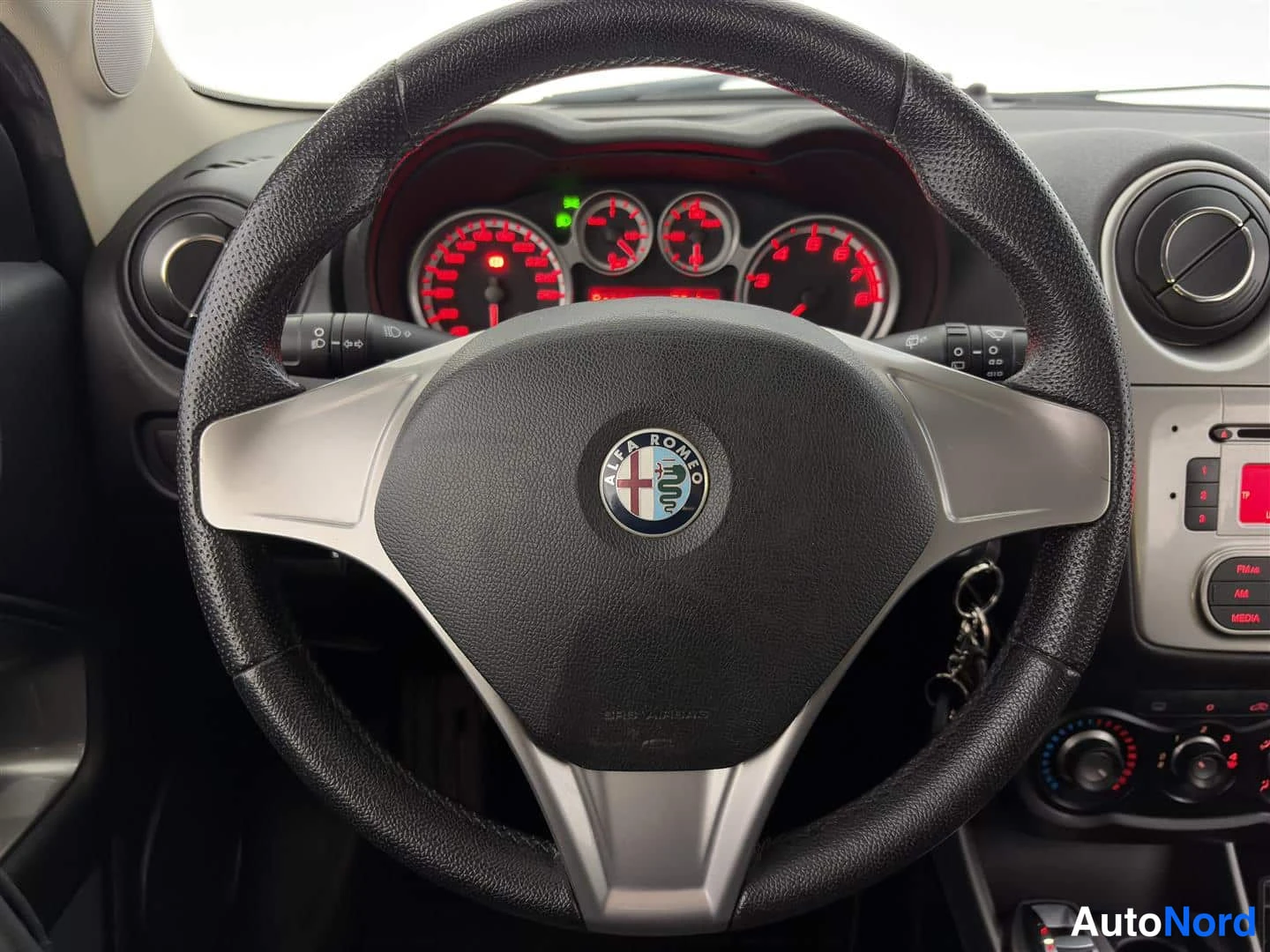 Musta Alfa Romeo Mito 2011, kuva 22