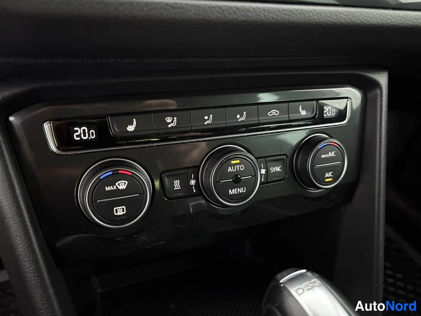 Valkoinen Volkswagen Tiguan 2017, kuva 25