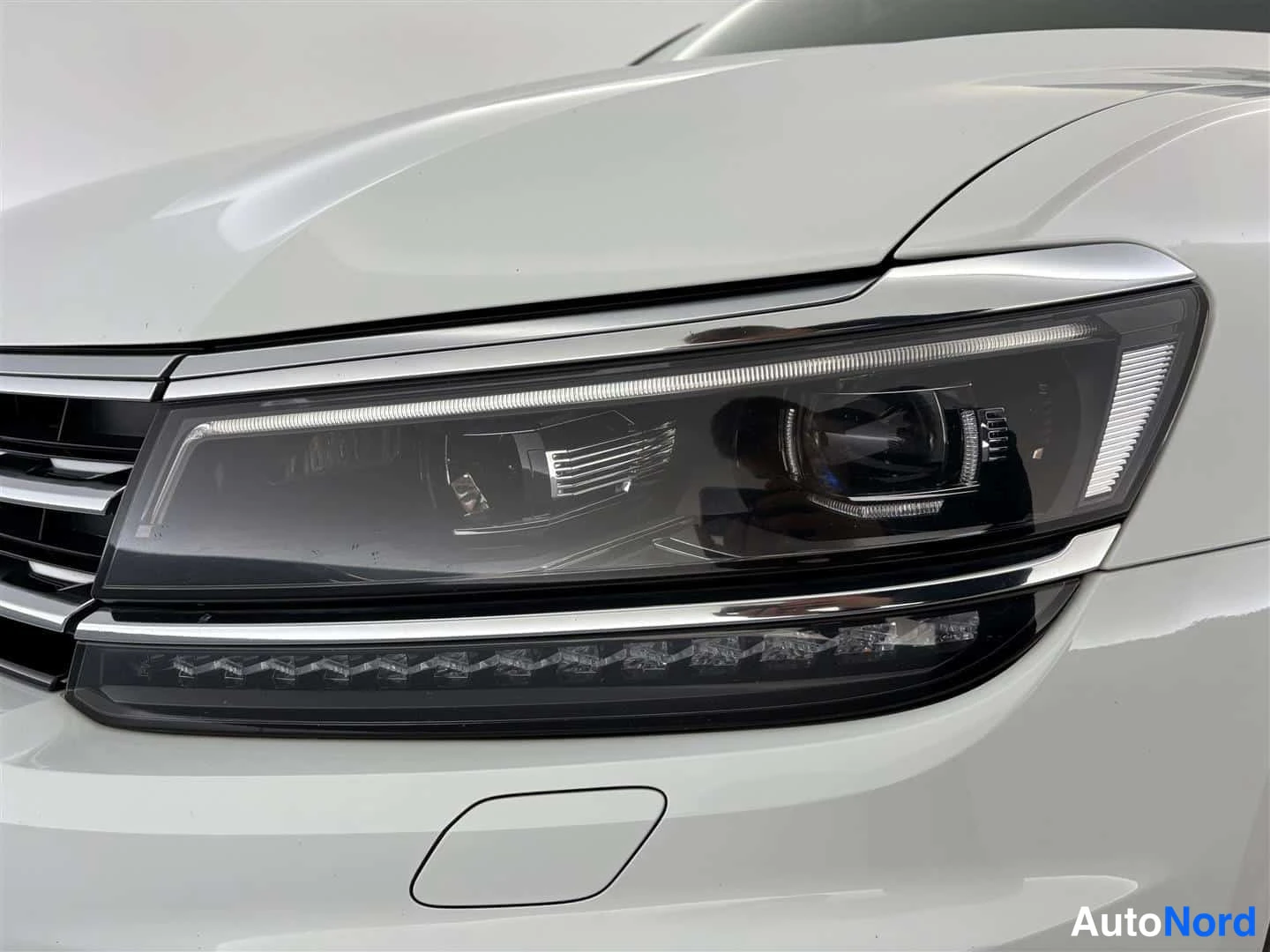 Valkoinen Volkswagen Tiguan 2017, kuva 40
