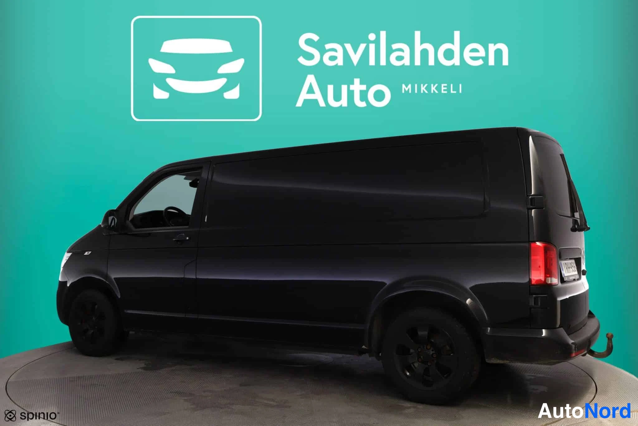 Musta Volkswagen Transporter 2023, kuva 3