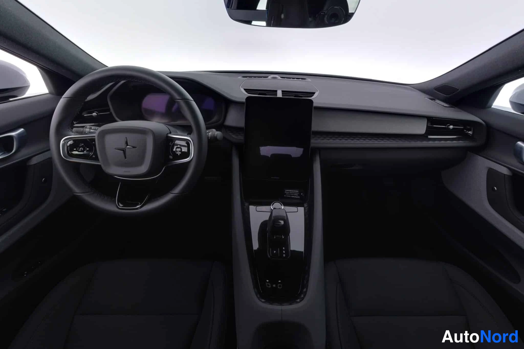 Harmaa Polestar 2 2022, kuva 13