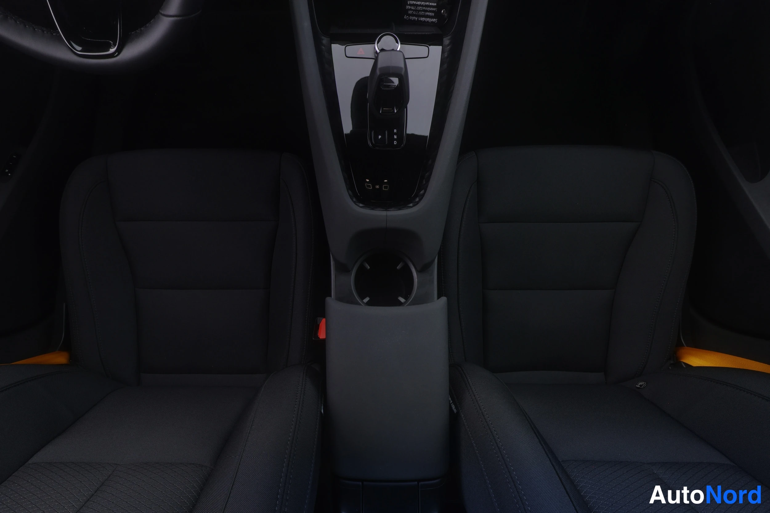 Harmaa Polestar 2 2022, kuva 18