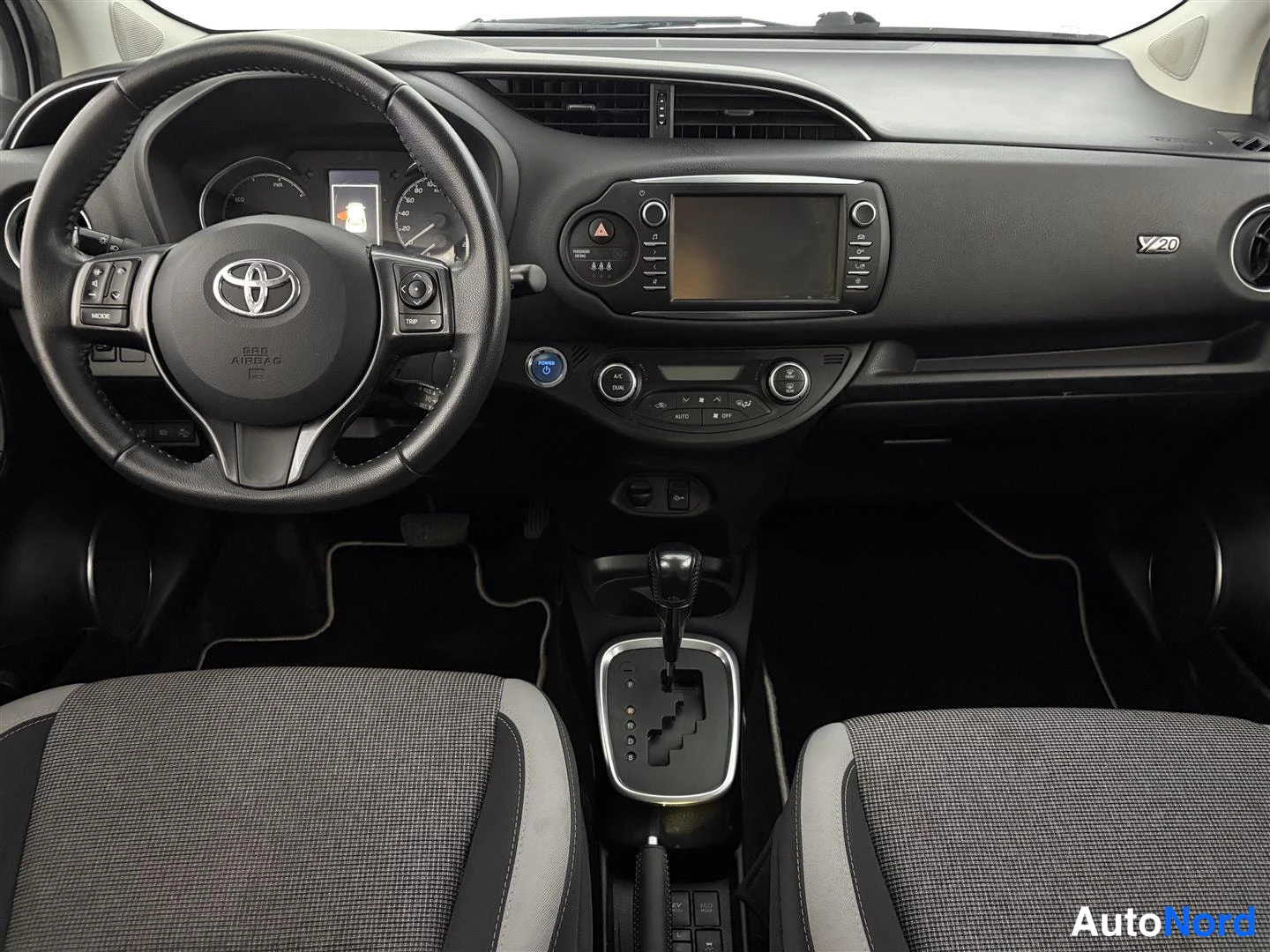 Valkoinen Toyota Yaris 2020, kuva 13