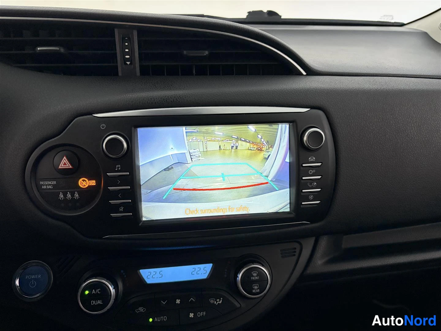 Valkoinen Toyota Yaris 2020, kuva 21