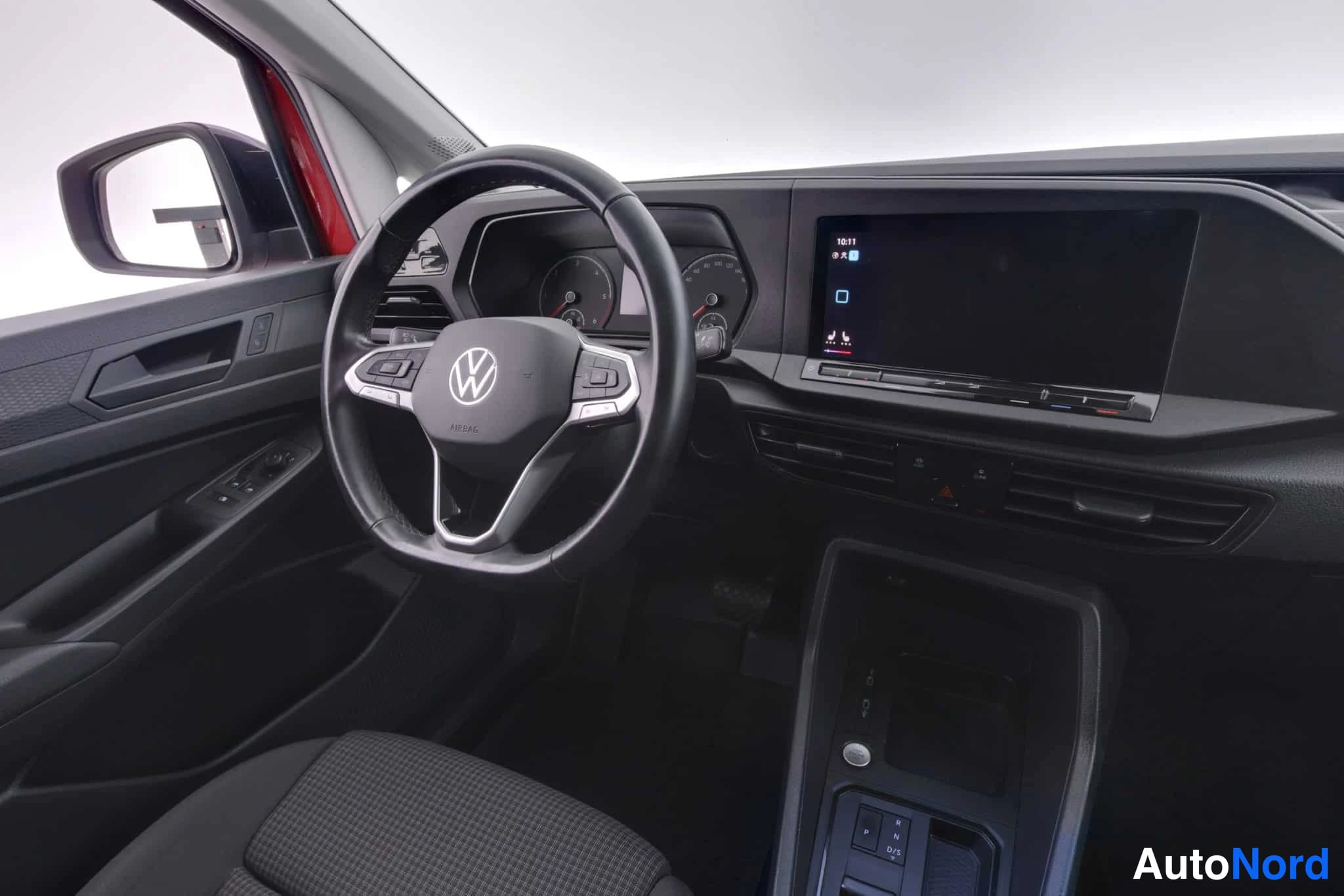 Punainen Volkswagen Caddy 2023, kuva 15