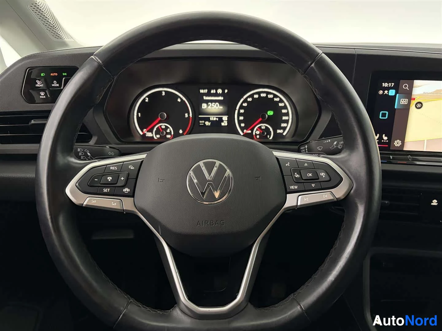 Punainen Volkswagen Caddy 2023, kuva 28
