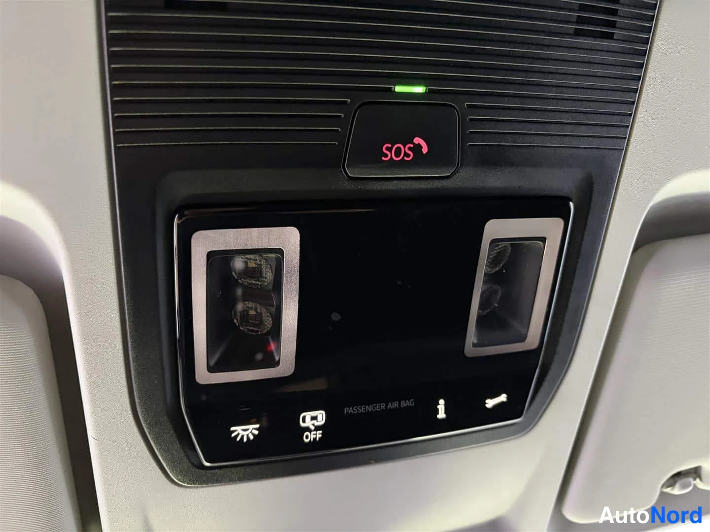 Punainen Volkswagen Caddy 2023, kuva 32