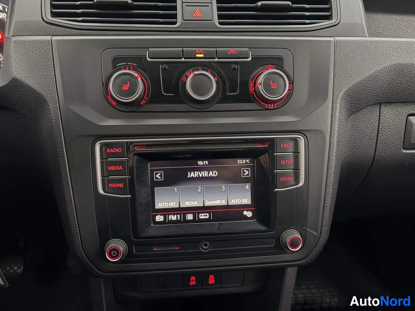 Sininen Volkswagen Caddy 2015, kuva 17