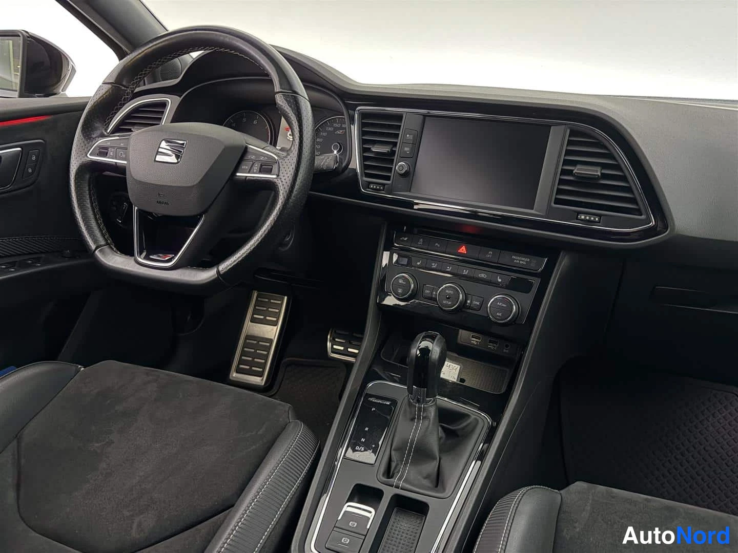 Harmaa Seat Leon ST 2018, kuva 15