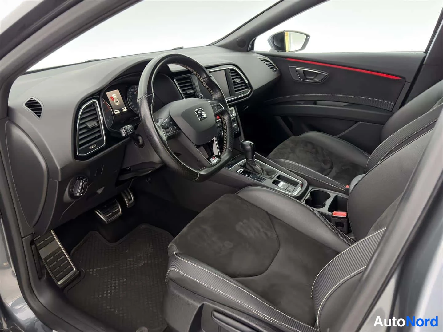 Harmaa Seat Leon ST 2018, kuva 17
