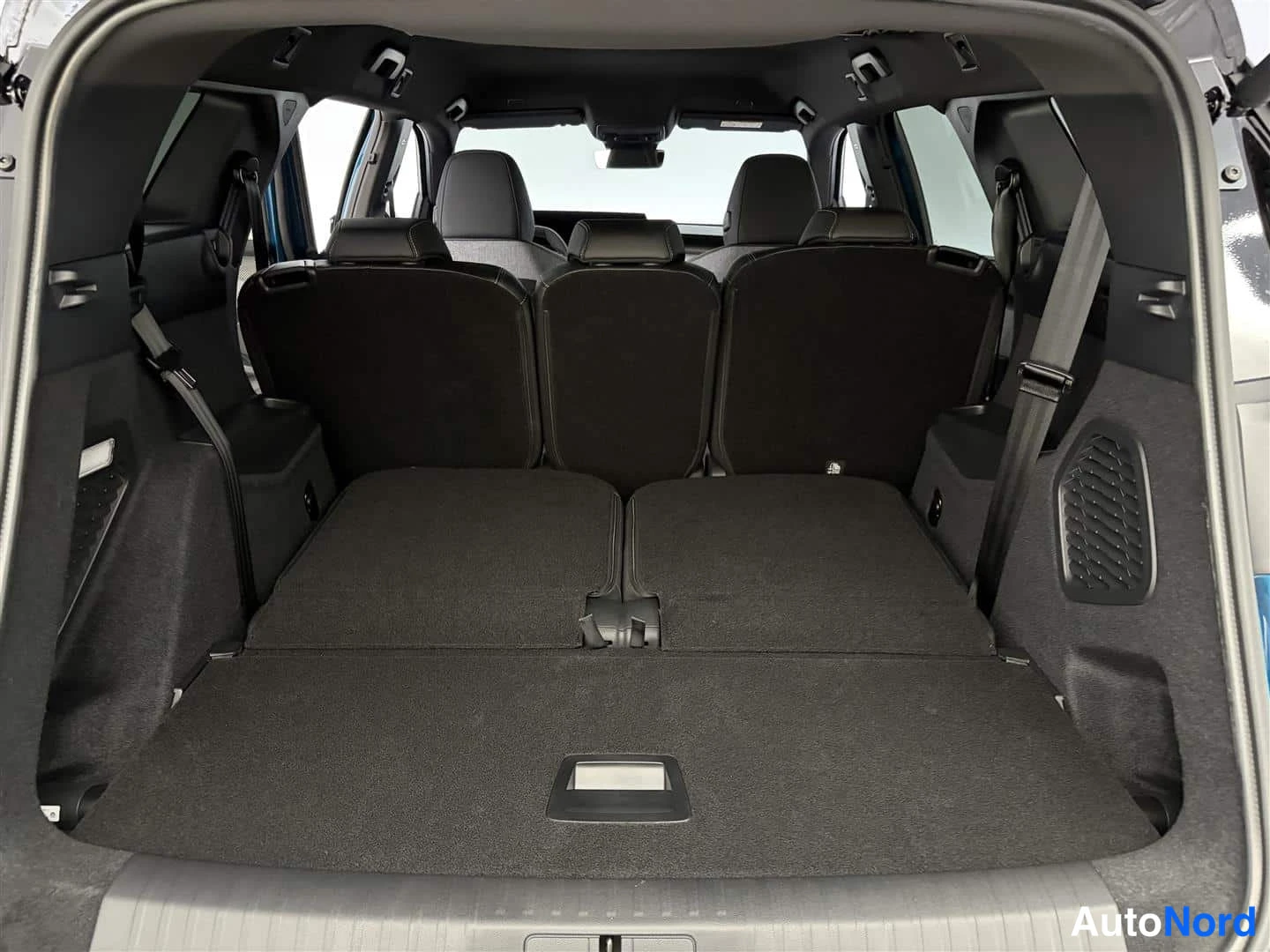 Sininen Peugeot 5008 2026, kuva 25