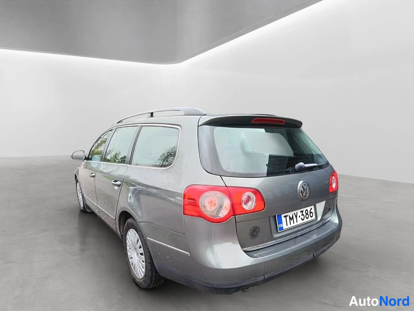 Vihreä Volkswagen Passat Variant 2008, takaviisto, kuva 7