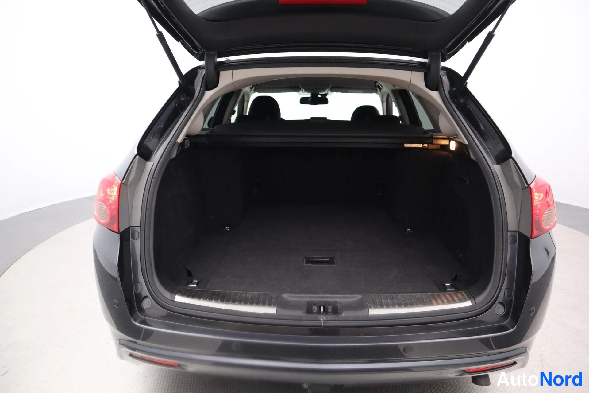 Harmaa Honda Accord 2014, tavaratila, kuva 15