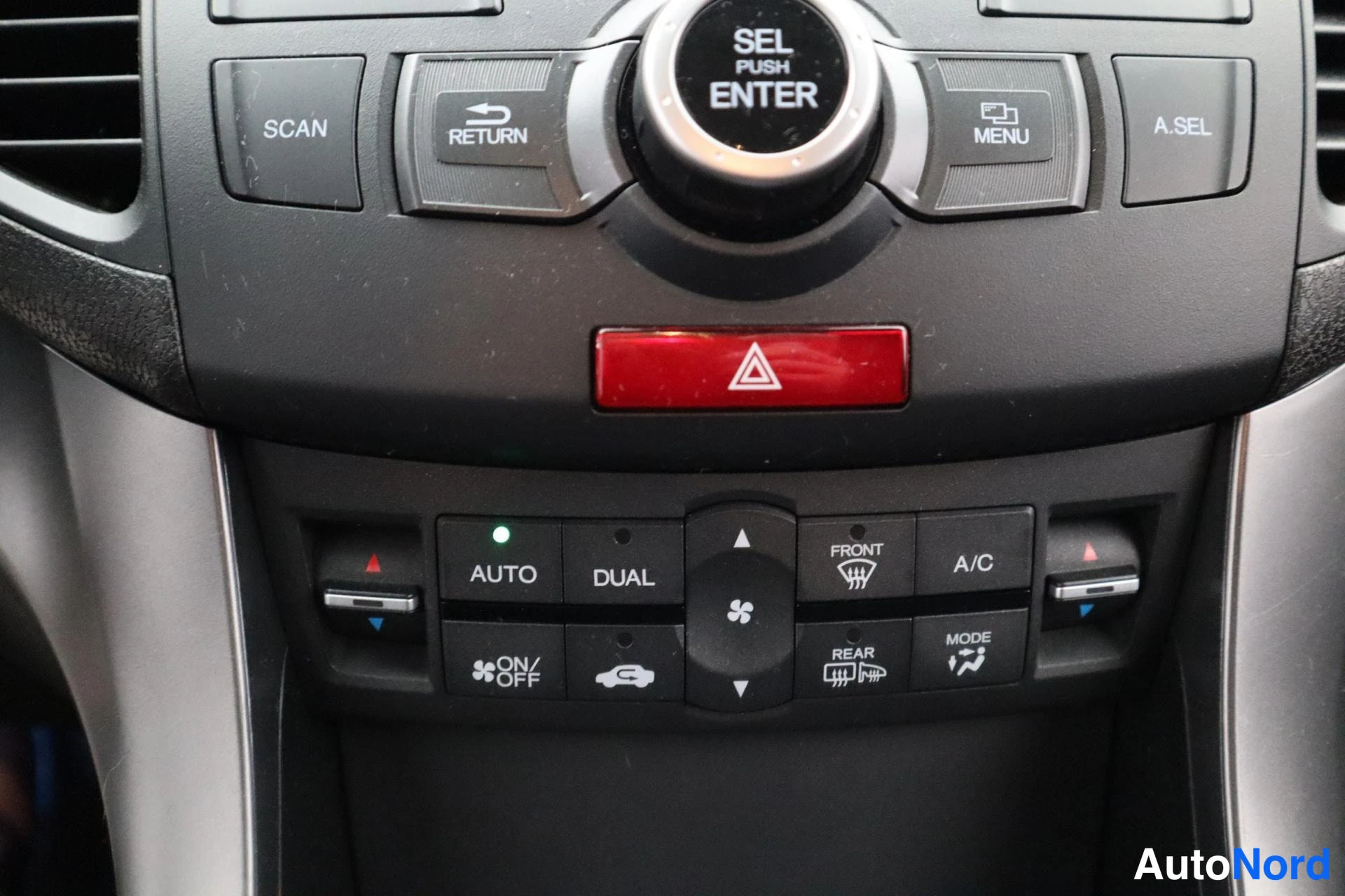 Harmaa Honda Accord 2014, yksityiskohta, kuva 20