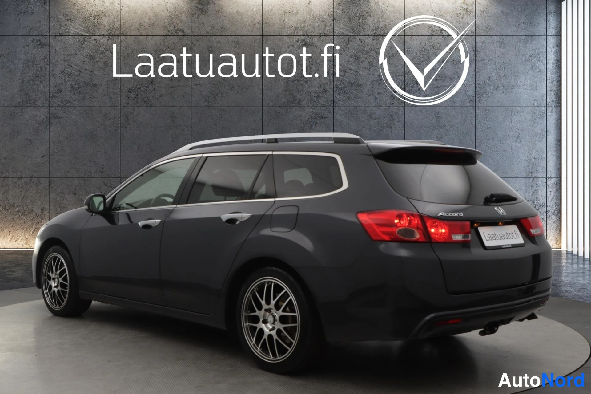 Harmaa Honda Accord 2014, takaviisto, kuva 5