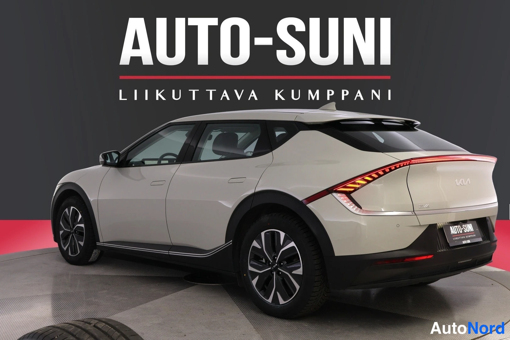White Kia EV6 2024, rear three-quarter, photo 6