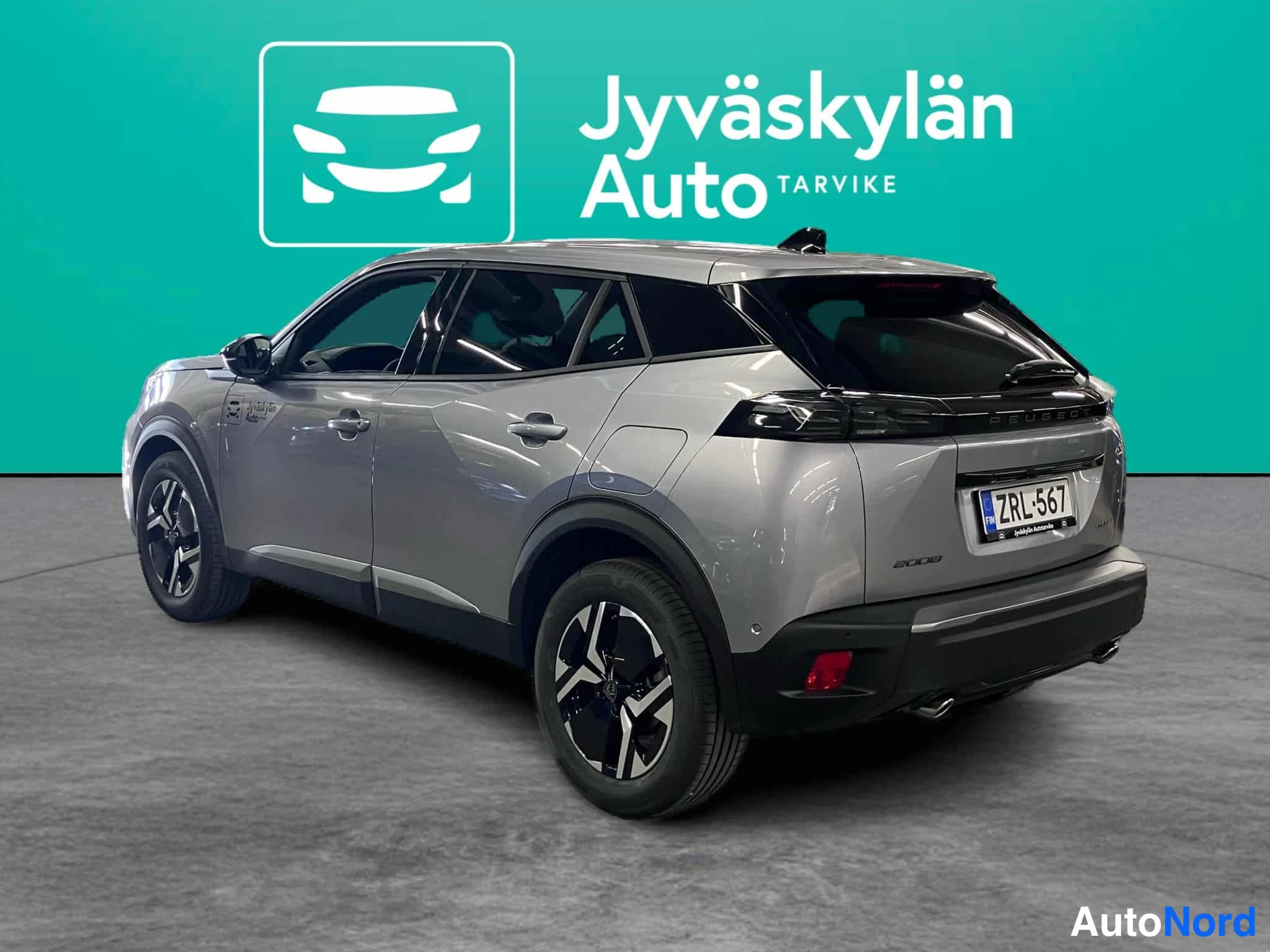 Grå Peugeot 2008 2026, snett bakifrån, bild 7