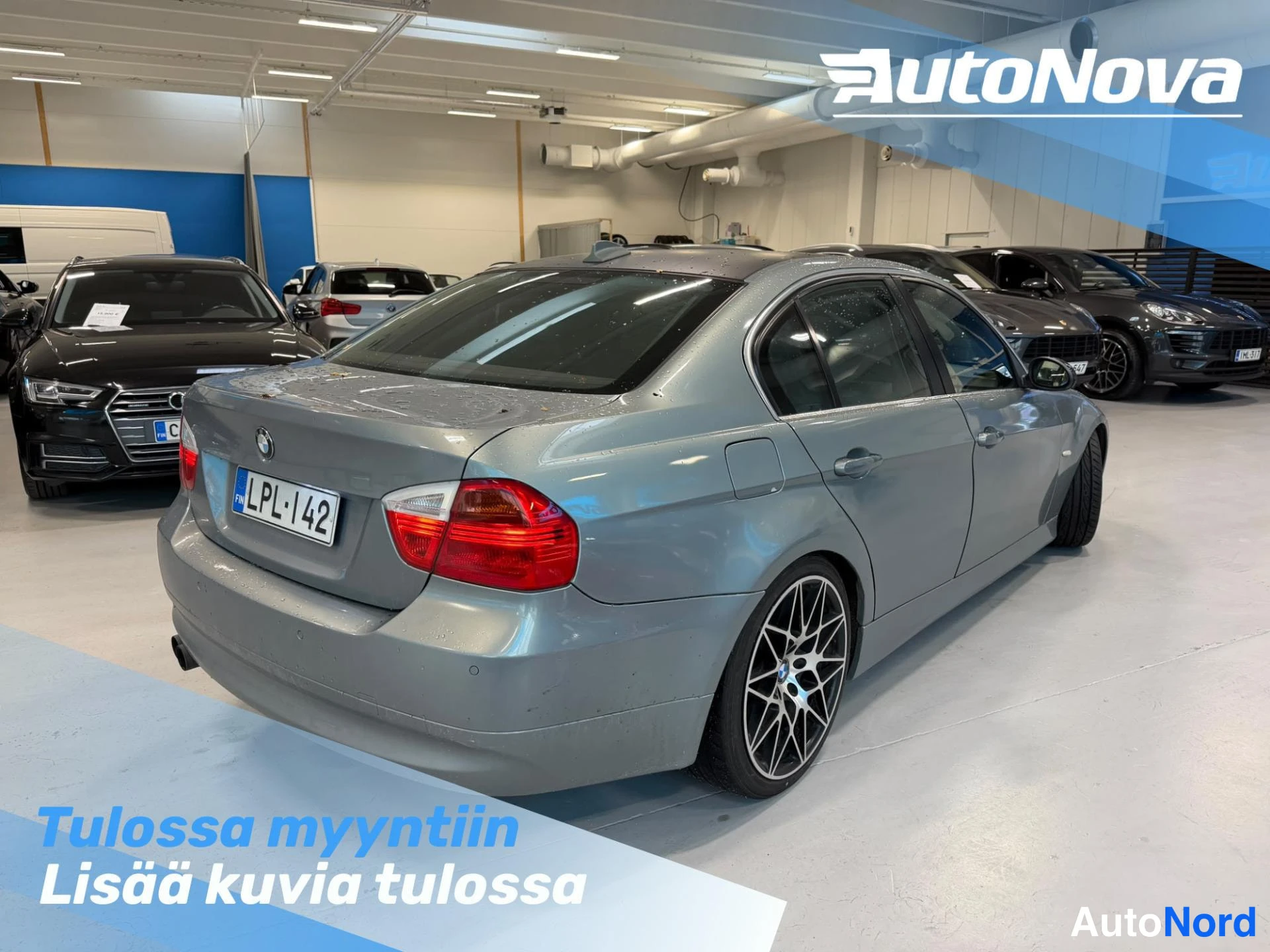 Grey BMW 330i 2005, rear three-quarter, photo 2