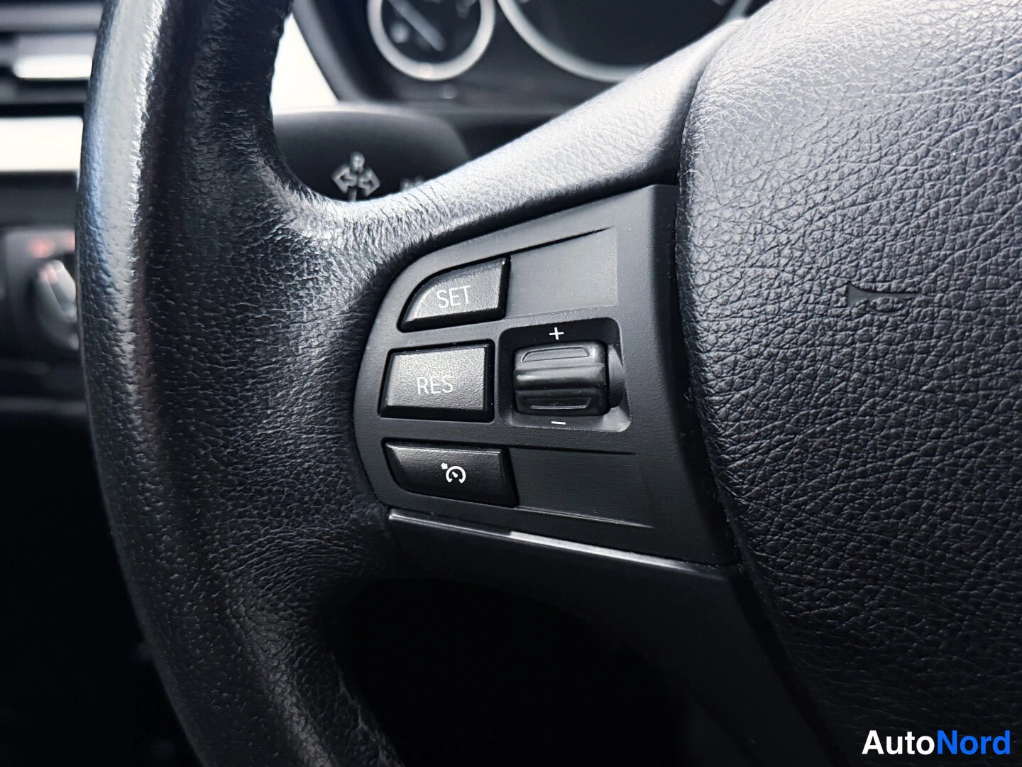Grey BMW 320i xDrive 2013, detail, photo 15