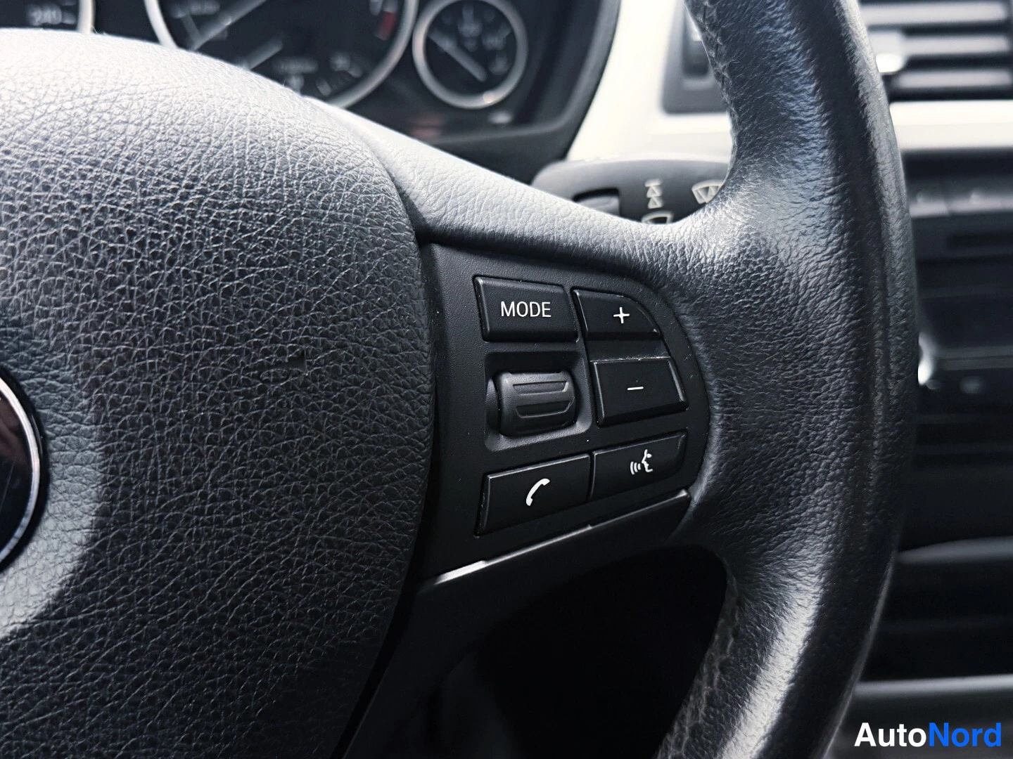 Grey BMW 320i xDrive 2013, detail, photo 16