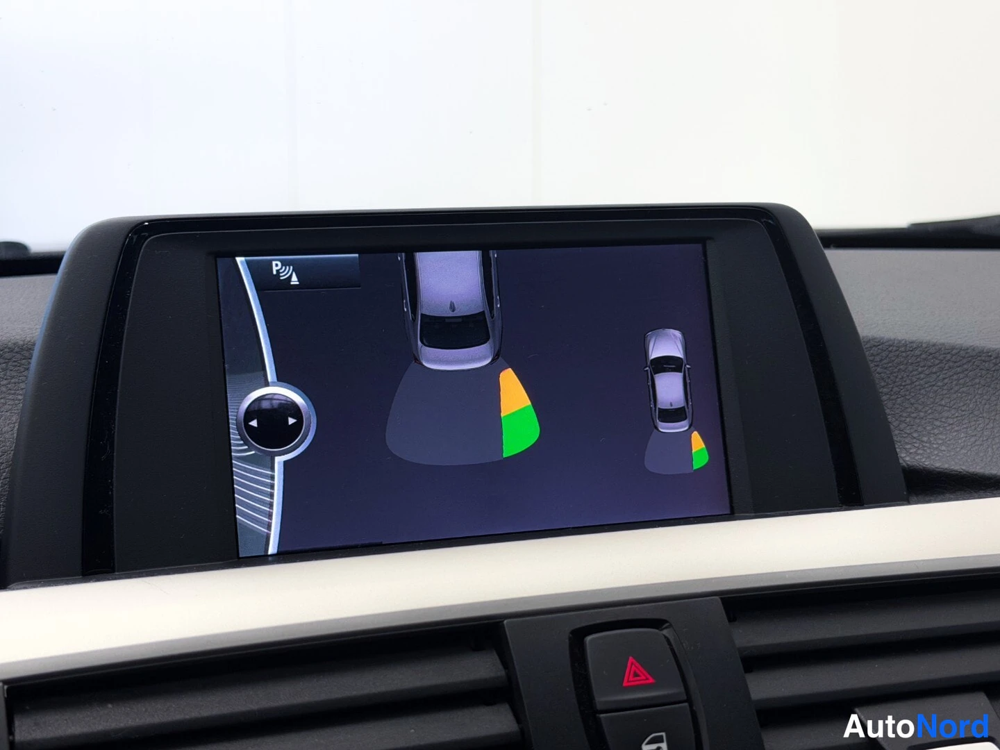 Grey BMW 320i xDrive 2013, detail, photo 19