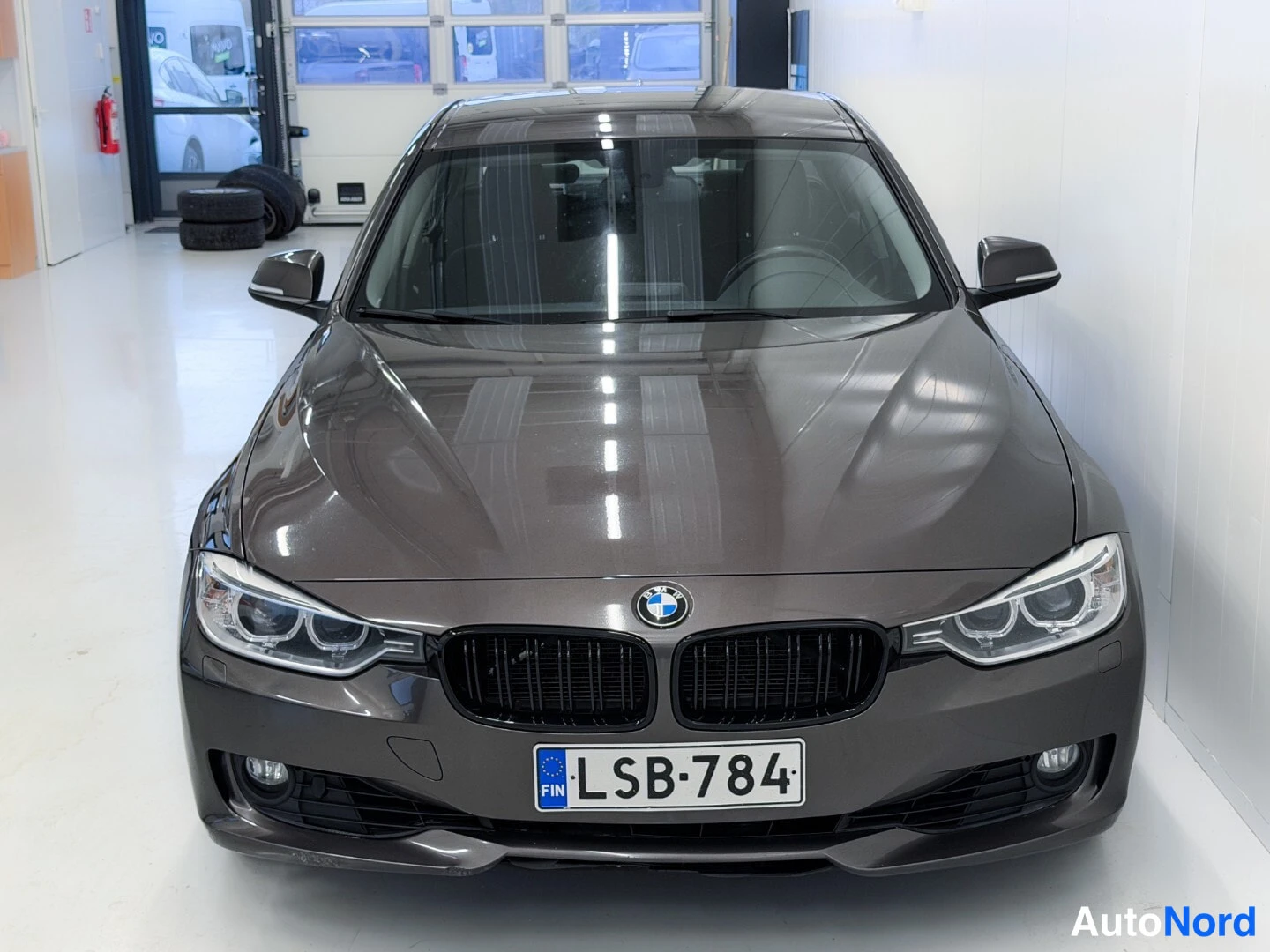 Grey BMW 320i xDrive 2013, front, photo 3