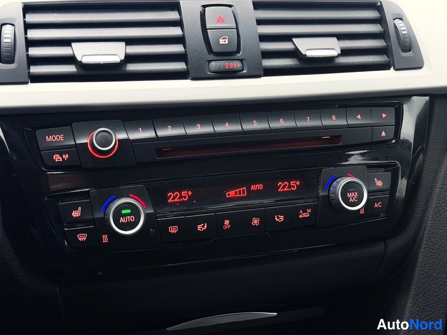 Grey BMW 320i xDrive 2013, detail, photo 21