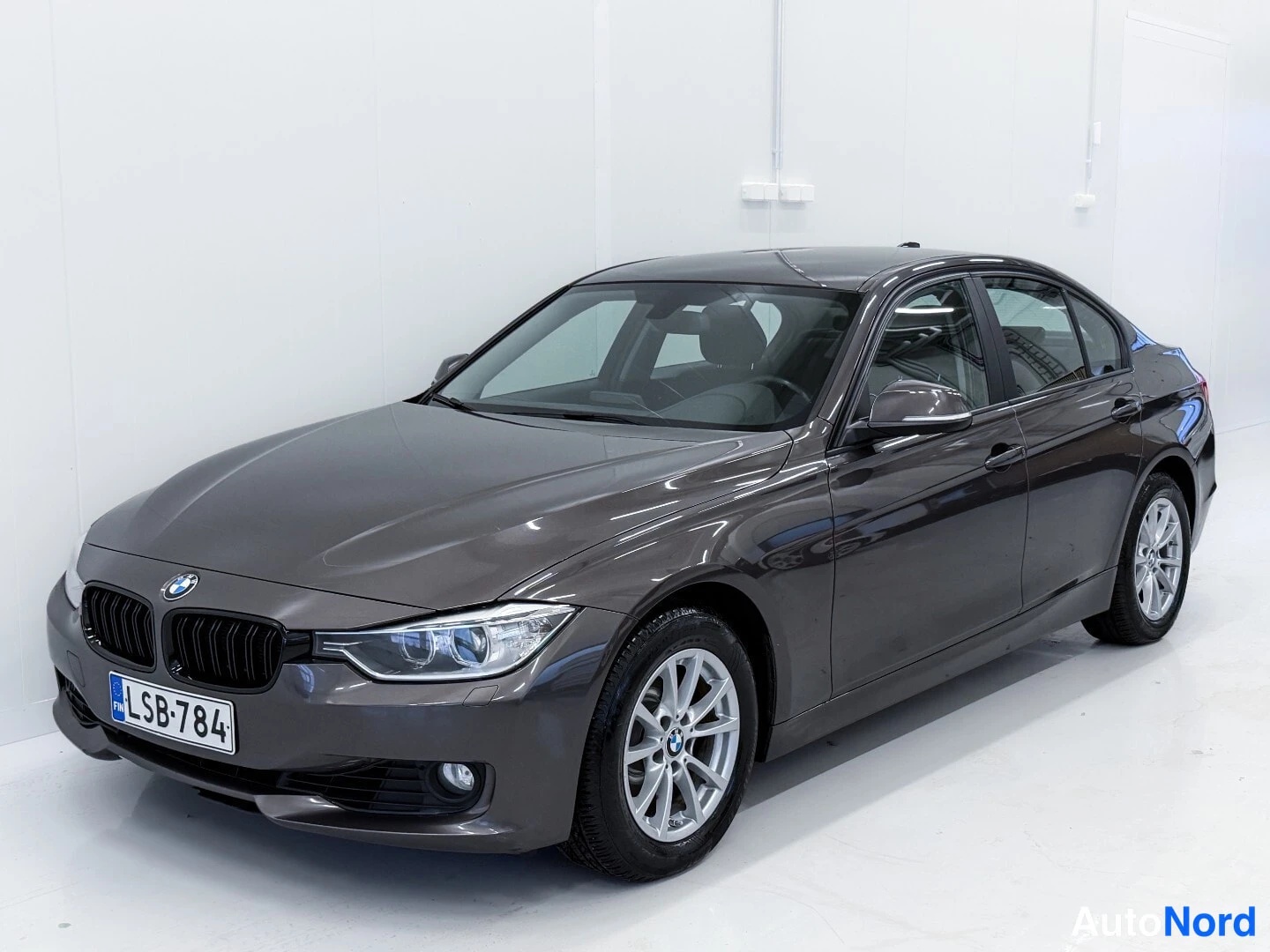 BMW 320i xDrive 2013