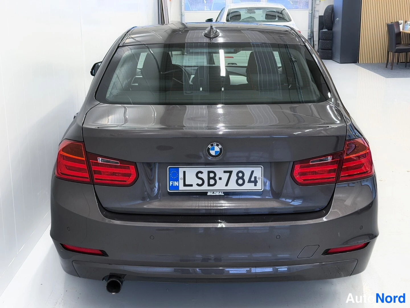 Grey BMW 320i xDrive 2013, rear, photo 6