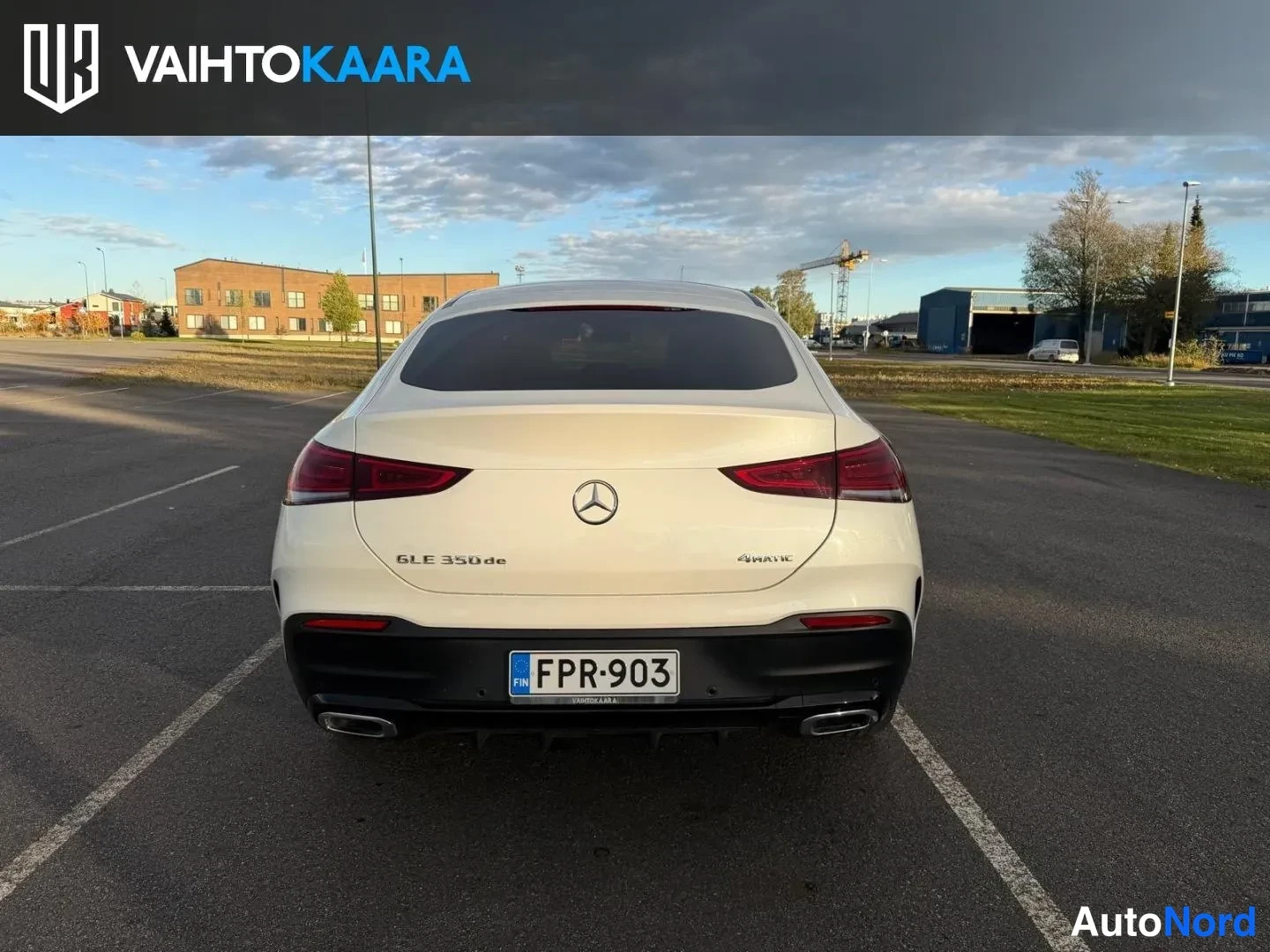 Valkoinen Mercedes-Benz GLE 350 de 4MATIC 2021, takaa, kuva 8