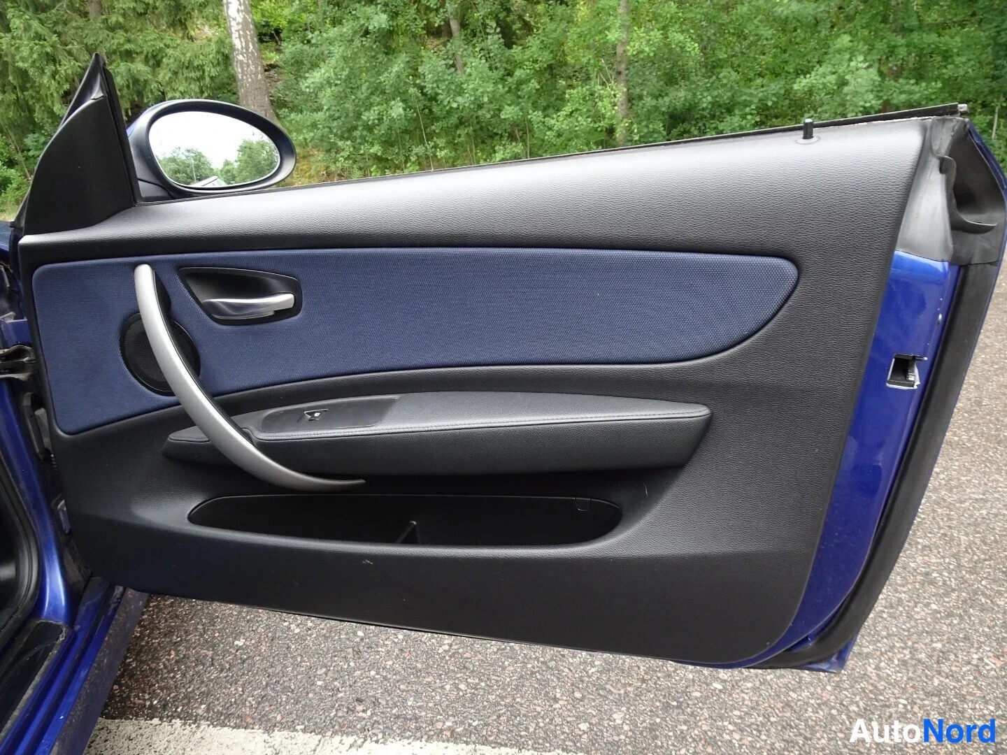 Blue BMW 116d 2010, detail, photo 33