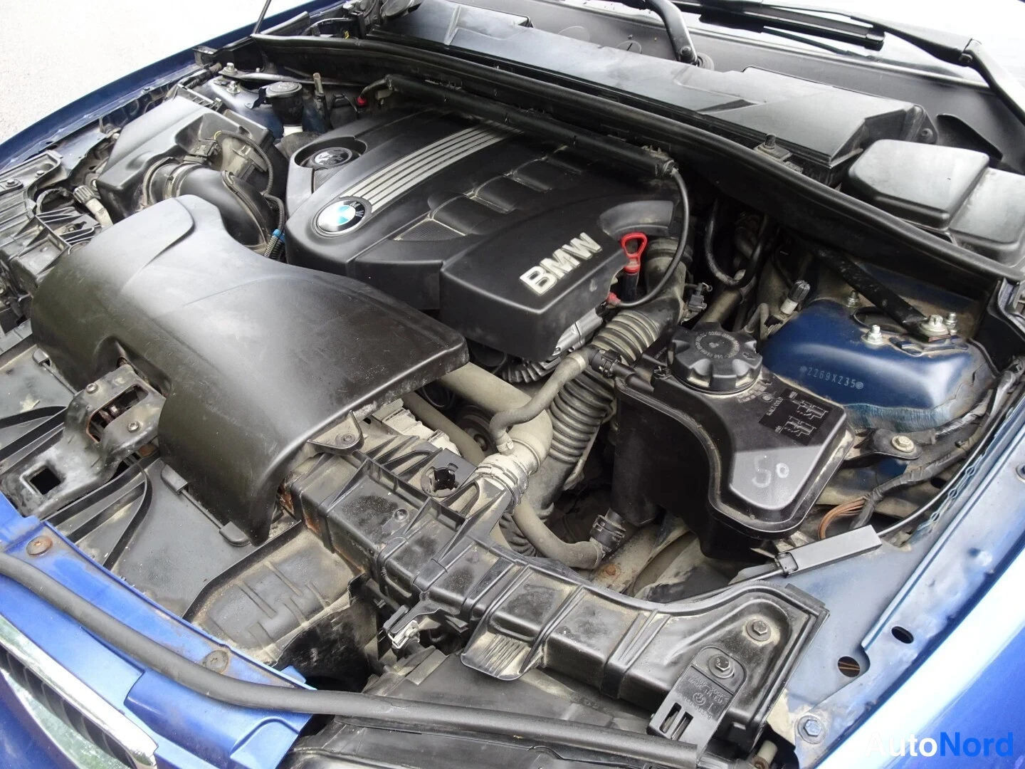 Blue BMW 116d 2010, engine bay, photo 23
