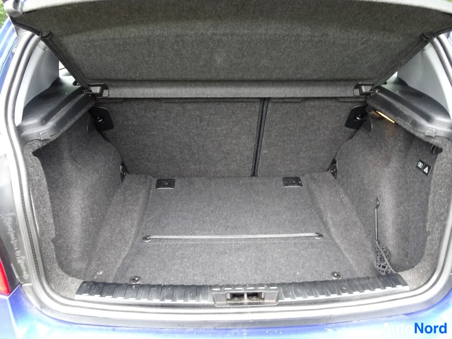 Blue BMW 116d 2010, boot, photo 22
