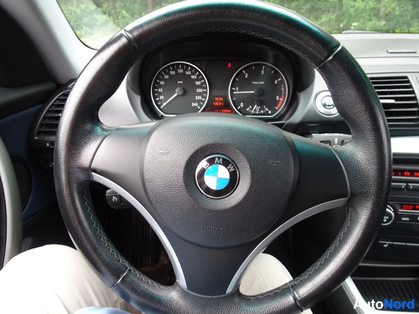 Blue BMW 116d 2010, detail, photo 27
