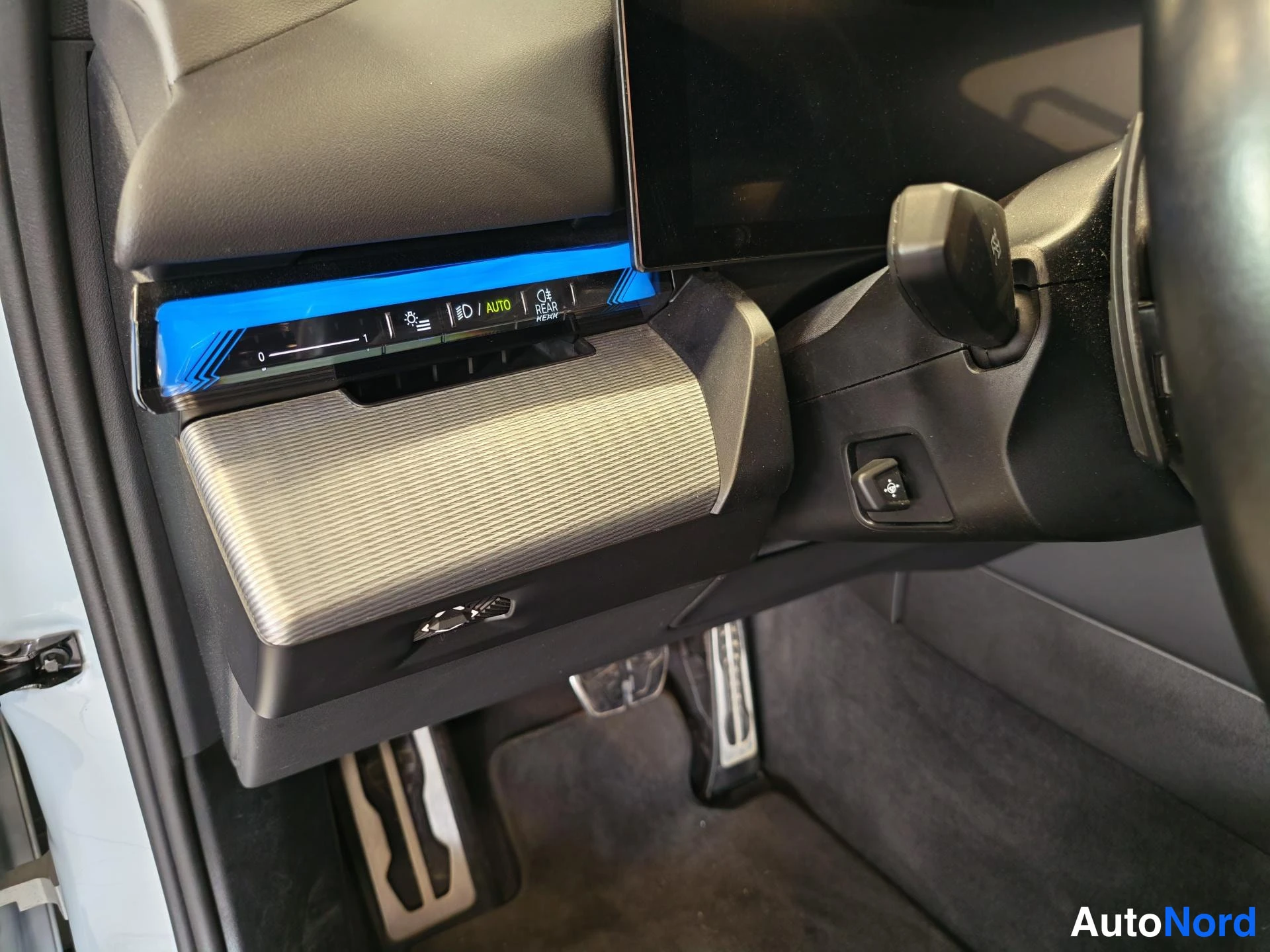 Grey BMW i5 2024, detail, photo 18