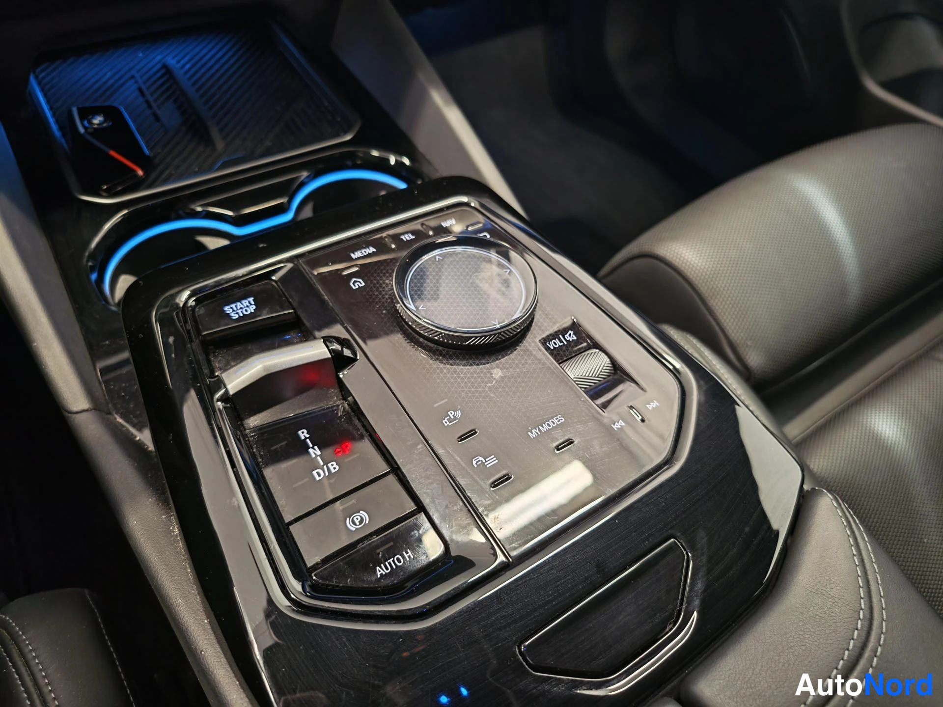 Grey BMW i5 2024, detail, photo 26