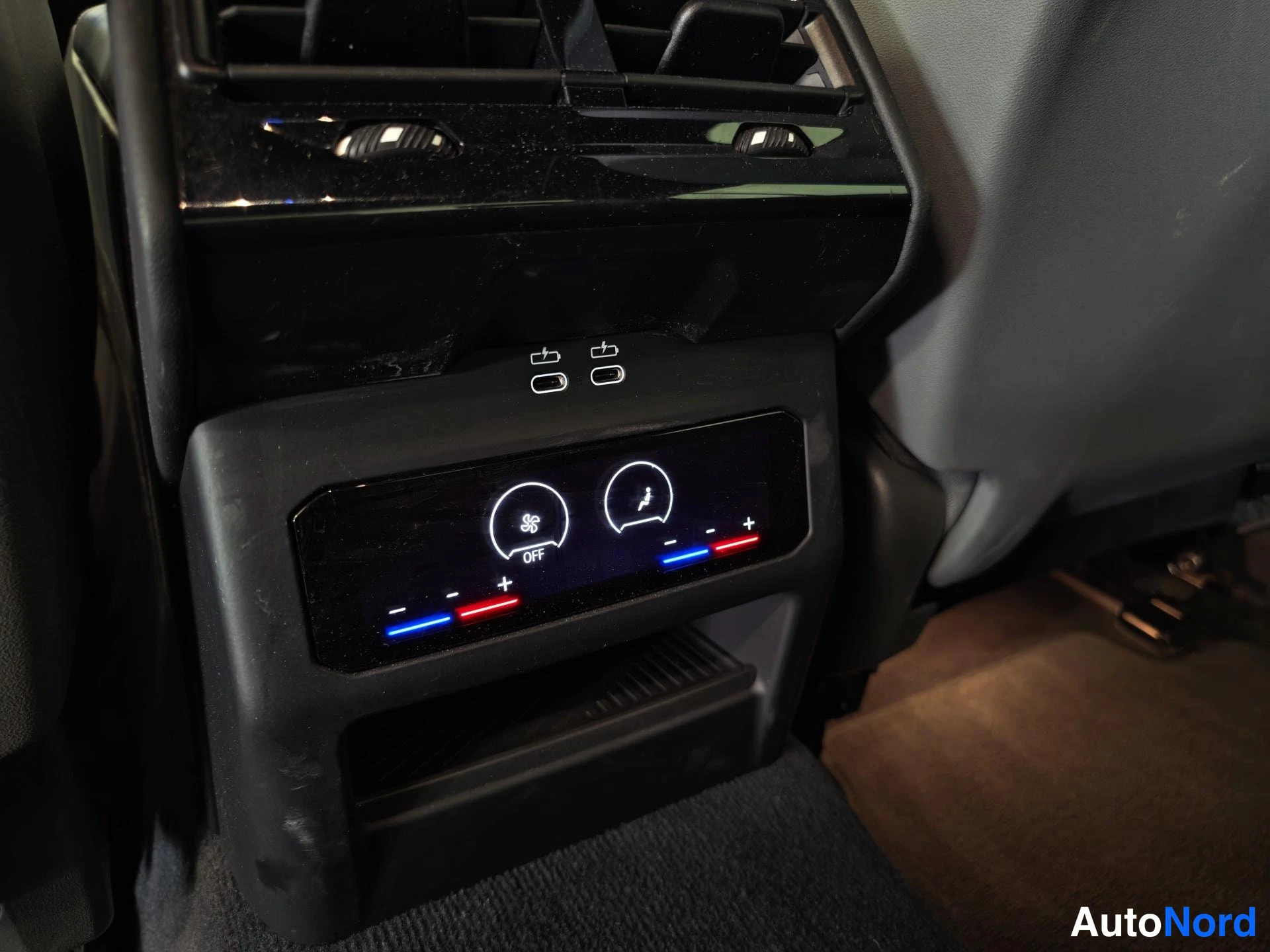Grey BMW i5 2024, detail, photo 28