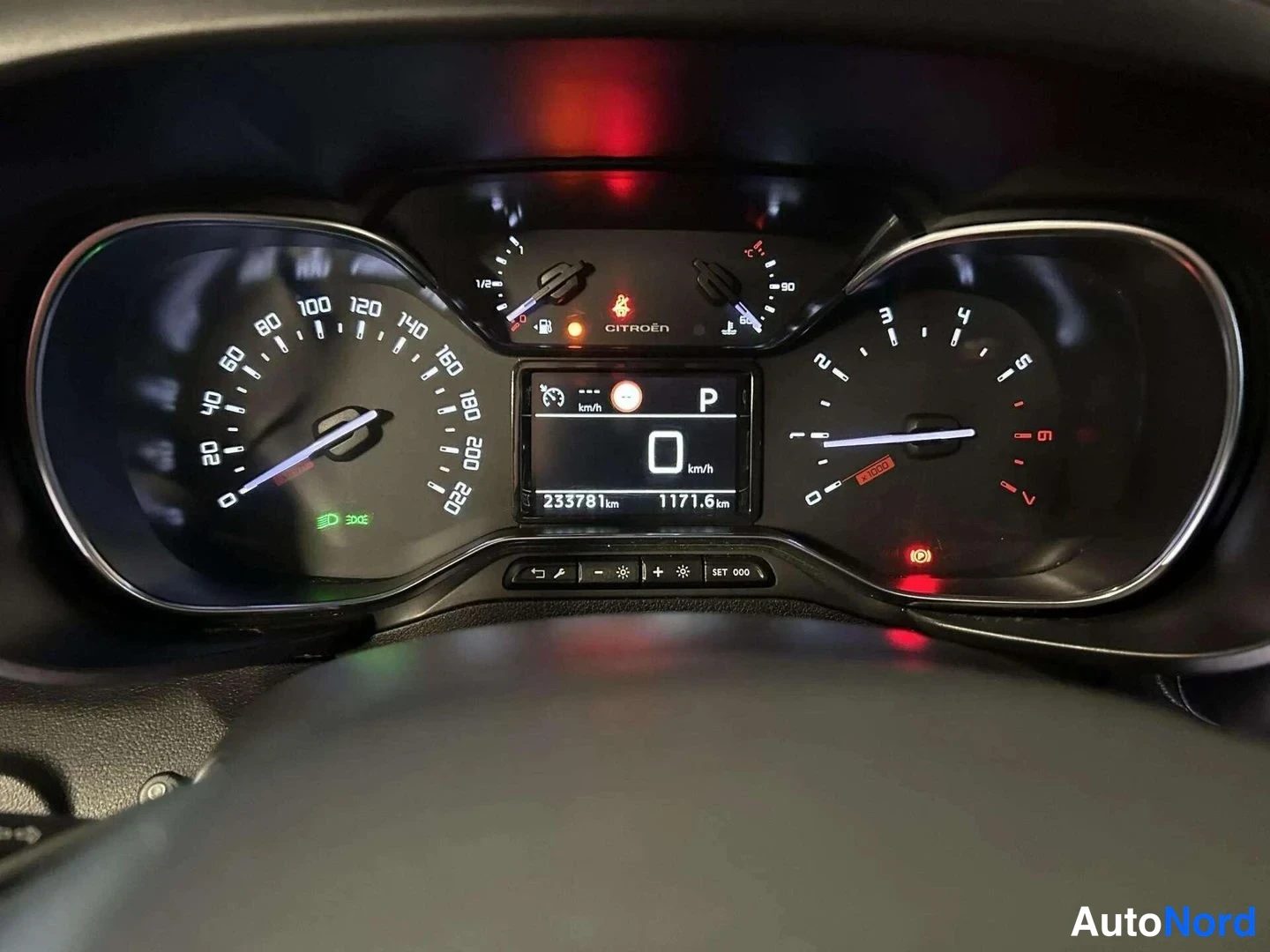 Valkoinen Citroen Berlingo 2019, yksityiskohta, kuva 22