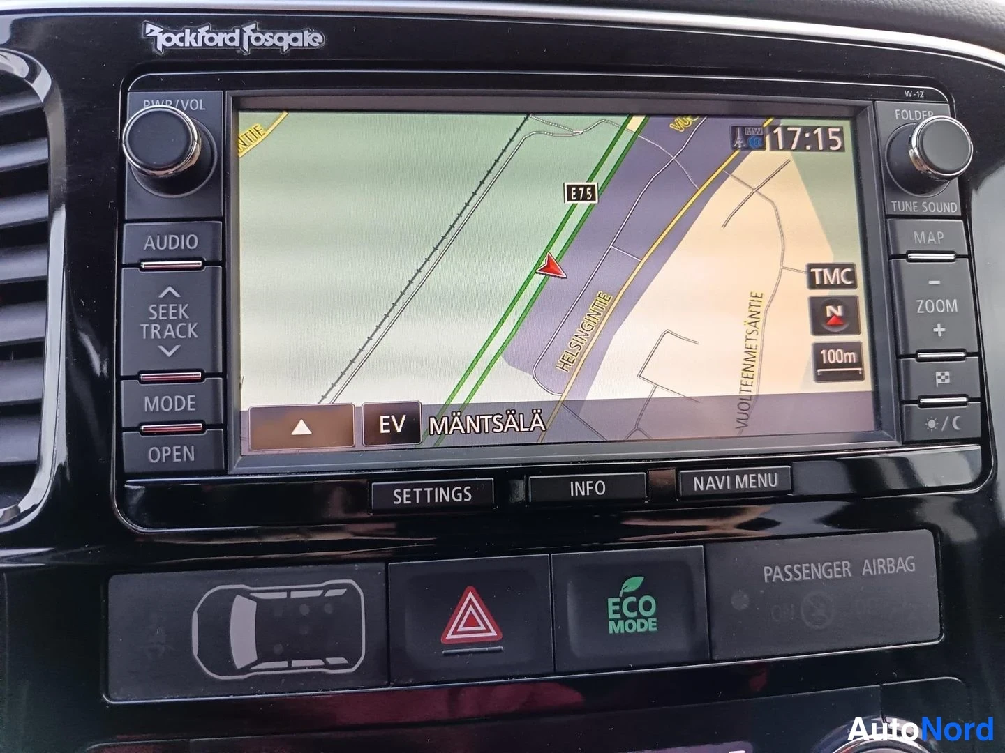 Musta Mitsubishi Outlander PHEV 2014, yksityiskohta, kuva 10
