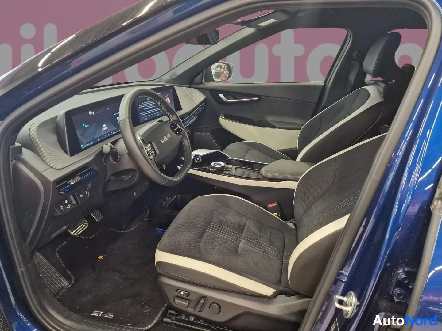 Blue Kia EV6 GT 2024, cockpit, photo 5