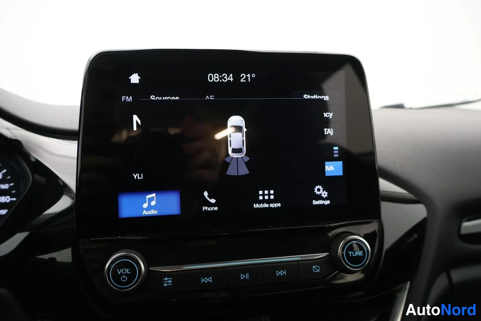 White Ford Fiesta 2019, detail, photo 15
