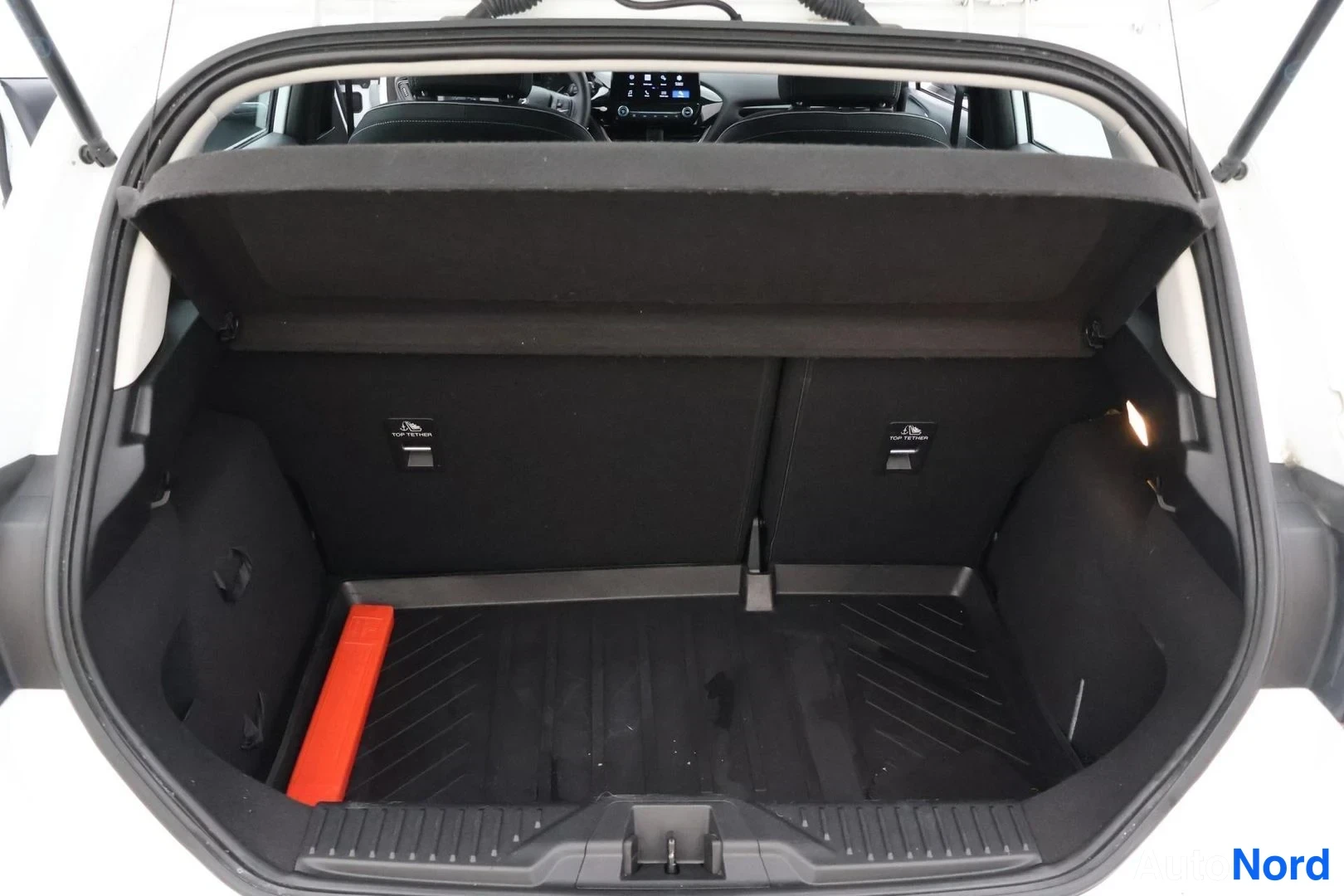 White Ford Fiesta 2019, boot, photo 11