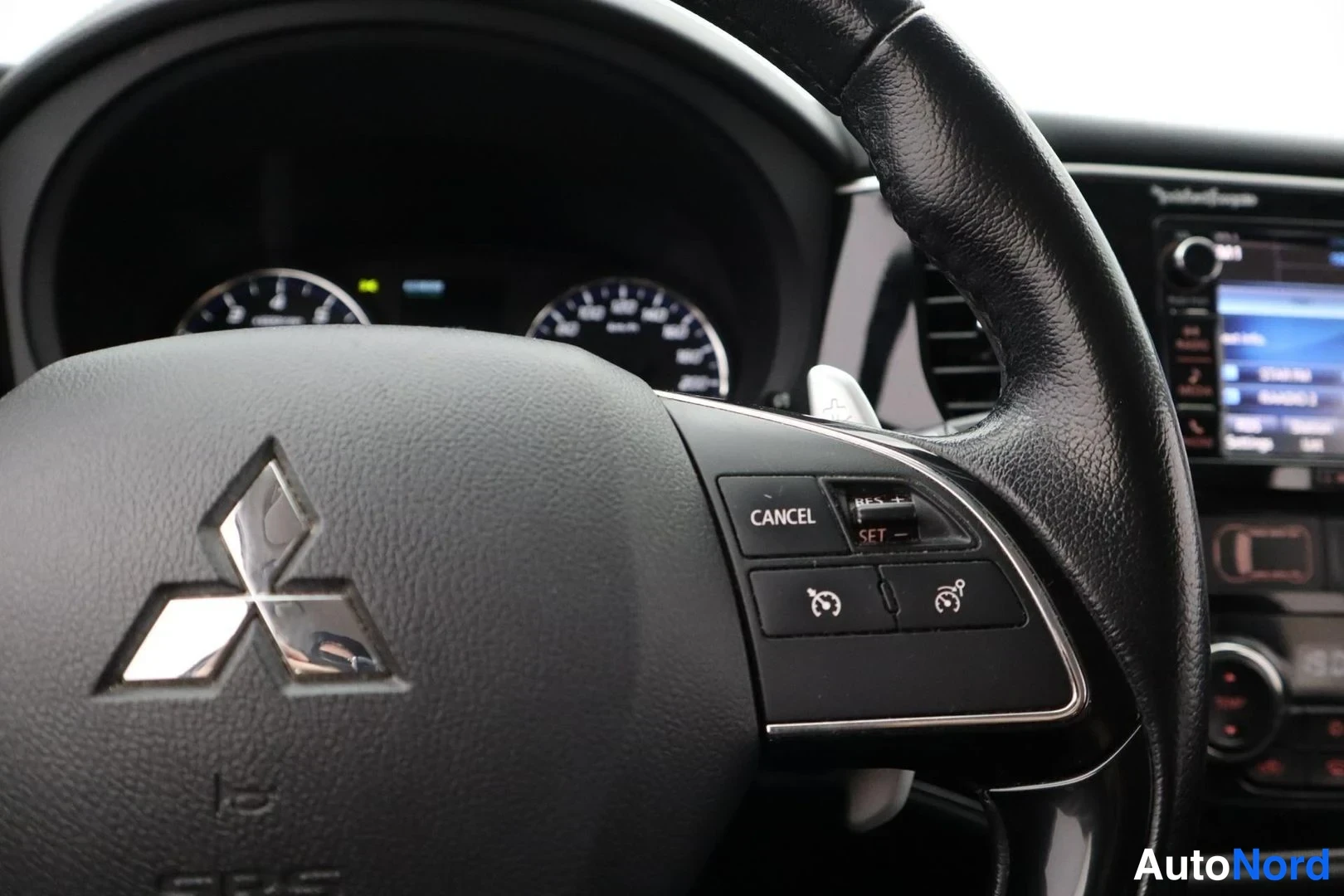 Harmaa Mitsubishi Outlander 2016, yksityiskohta, kuva 20