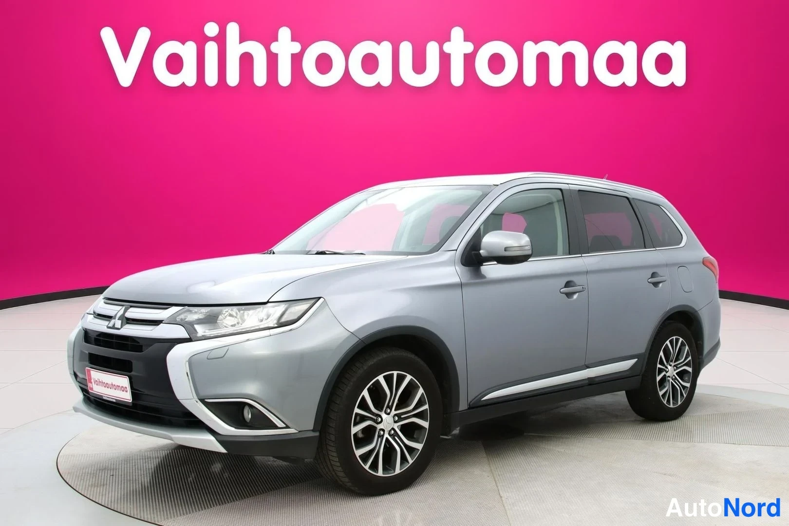 Mitsubishi Outlander 2,0 MIVEC Instyle NAVI CVT 4WD 7P 2016