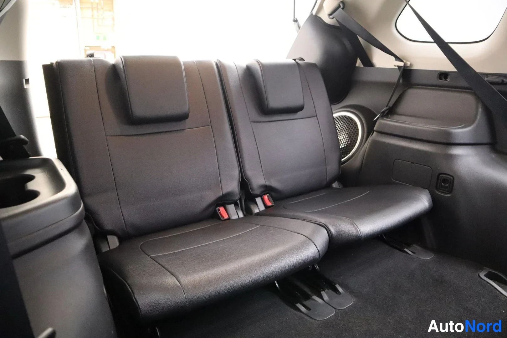 Harmaa Mitsubishi Outlander 2016, takaistuimet, kuva 15