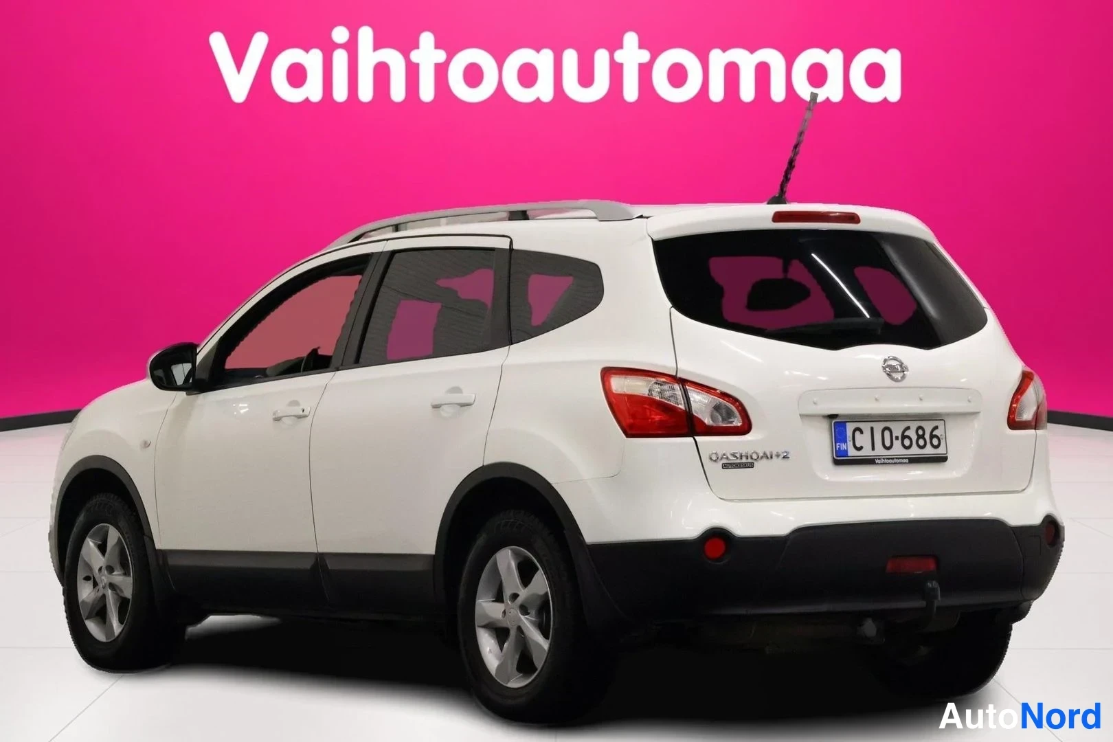 Valkoinen Nissan Qashqai+2 2012, takaviisto, kuva 6